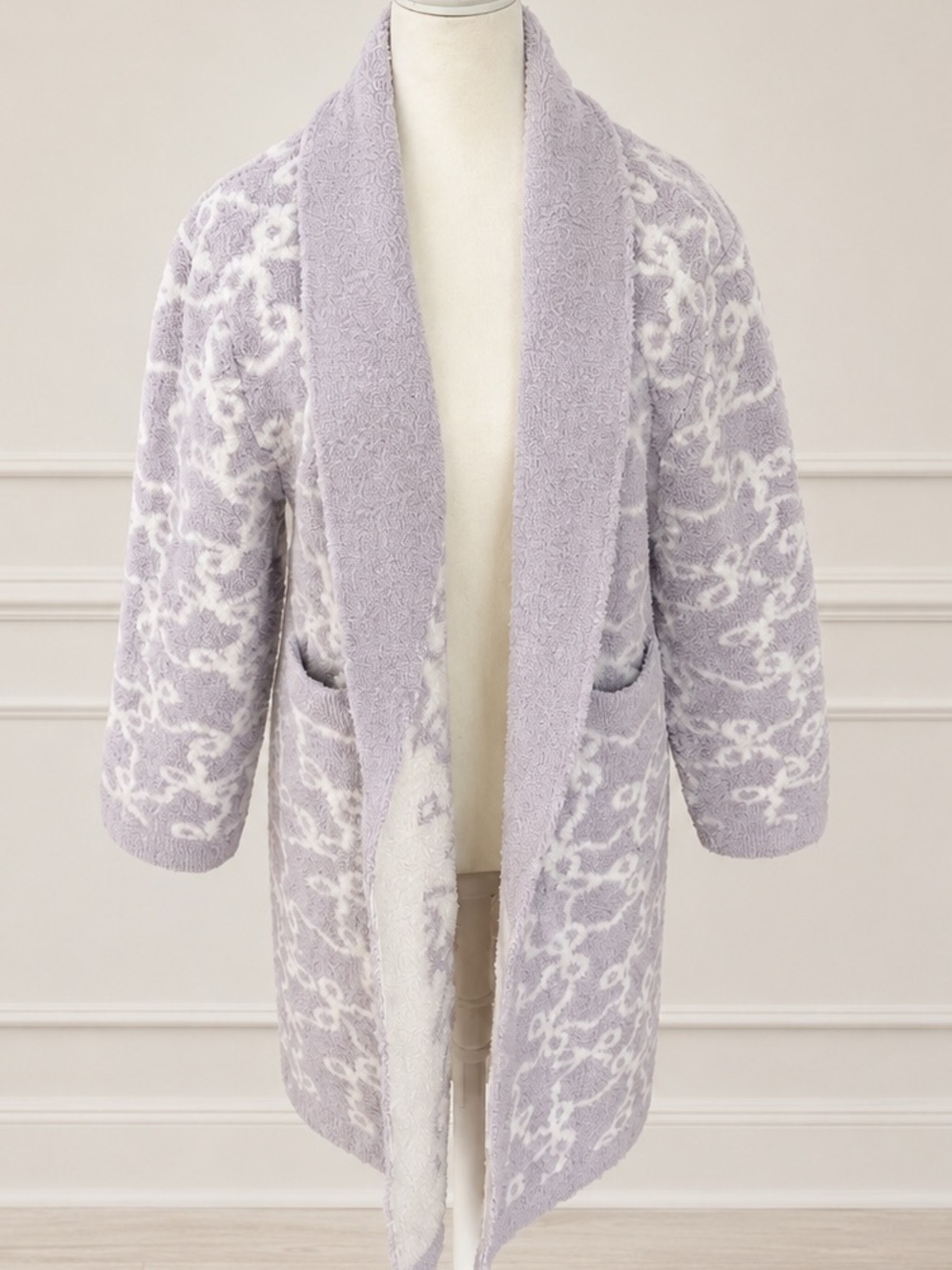 NWT Cupcakes & Cashmere
Sleepwear Luxe Robe Sweater
Cardigan Lavender Bows large
